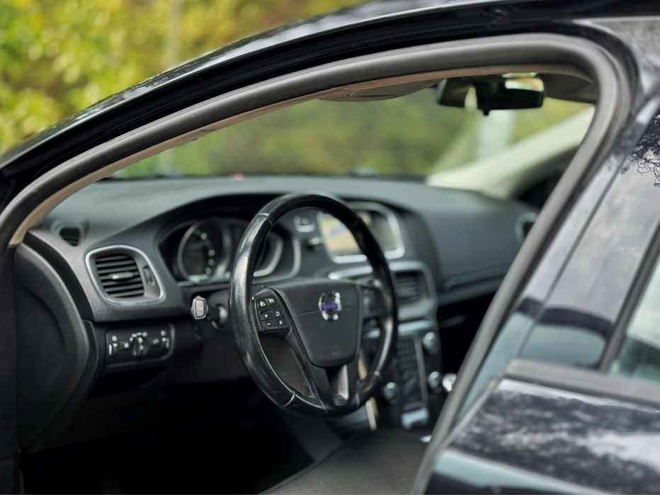 Volvo v40 D2 económico