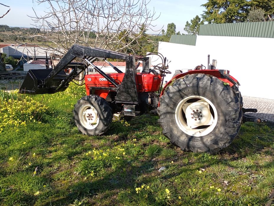 Trator same 70 CV 4x4 com pá frontal