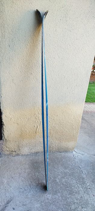 Narty nigdy nie używane.