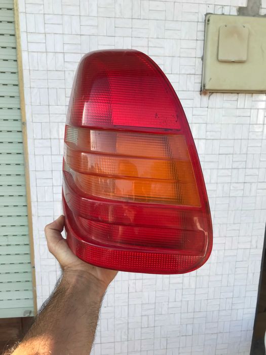 farol farolinho Mercedes lado direito