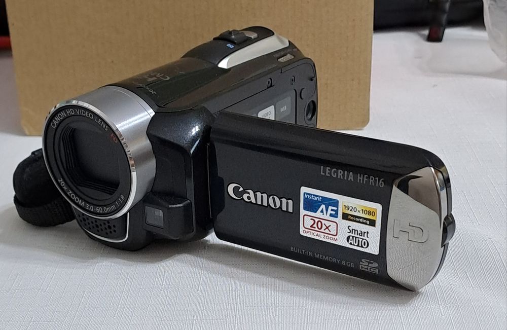 Kamera CANON legria HFR16