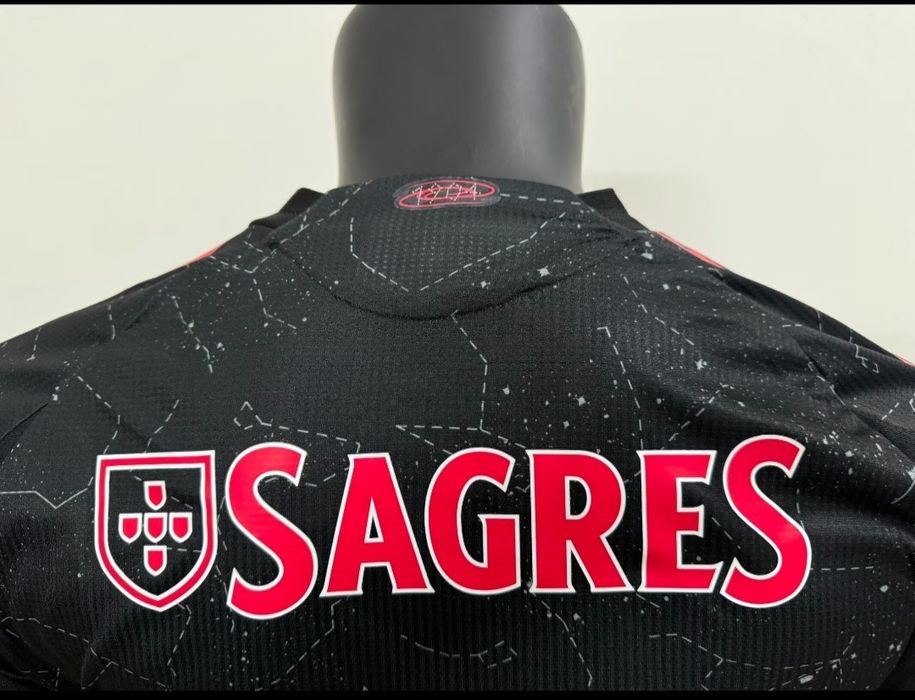 Camisola secundária do Benfica 24/25