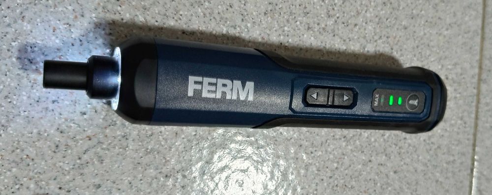 Aparafusadora portátil nova