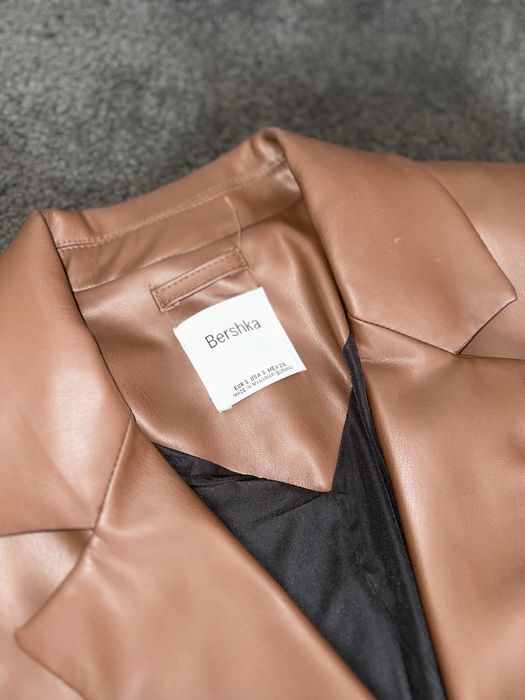 Шкіряний піджак від Bershka