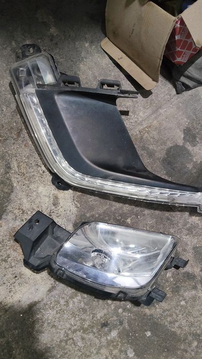 Farol nevoeiro Citroën Berlingo do lado esquerdo do ano 2008