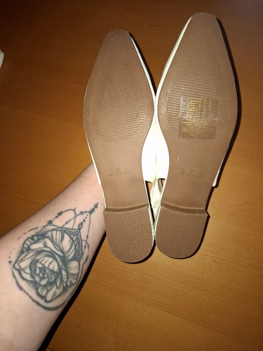 Białe buty
Ubrane raz . Lekkie
