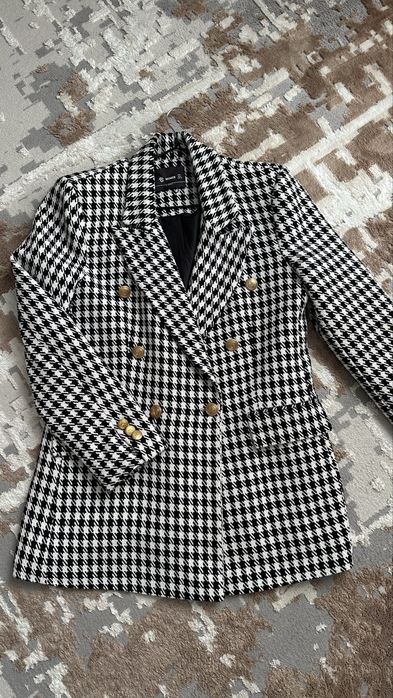 Жіночий твідовий піджак