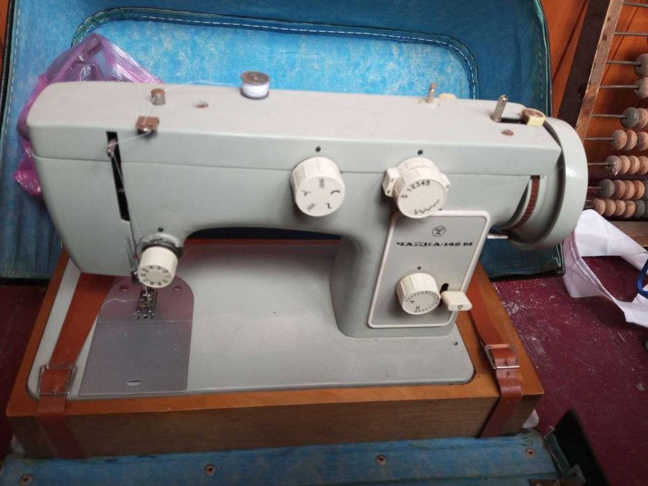 Продам швейна машинка з нижнім приводом (педаль) нова, Чайка 142м