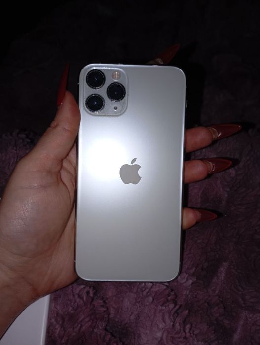 Продам айфон 11 pro