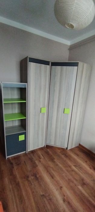 Sprzedam zestaw mebli + 2 półki gratis