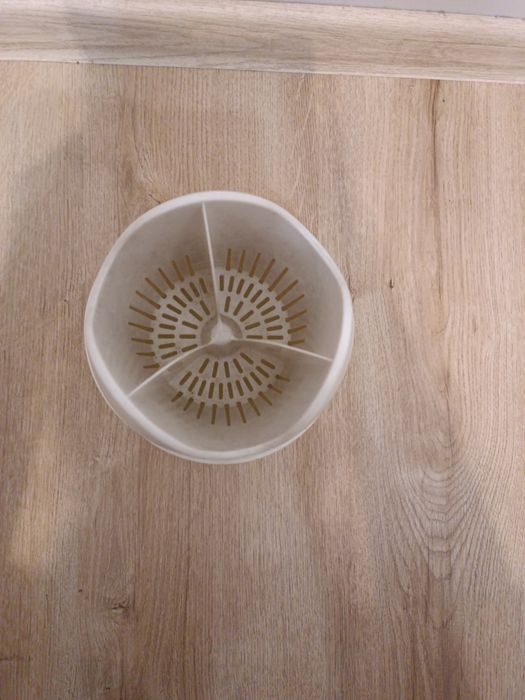Ociekacz, pojemnik na sztućce