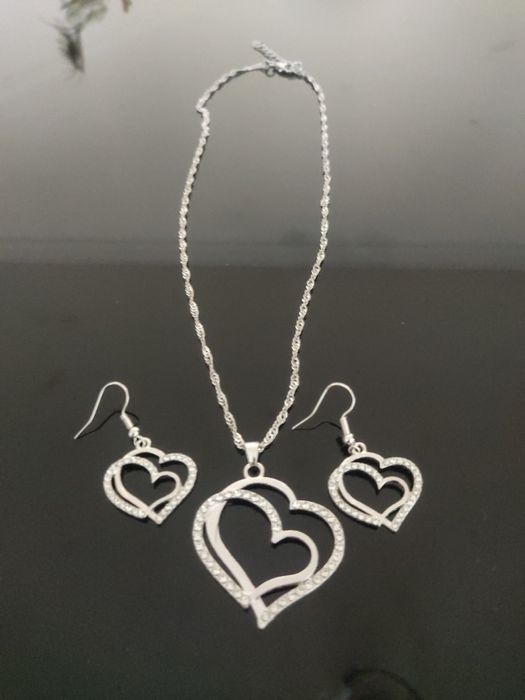 Colar + Brincos Corações Inseparáveis