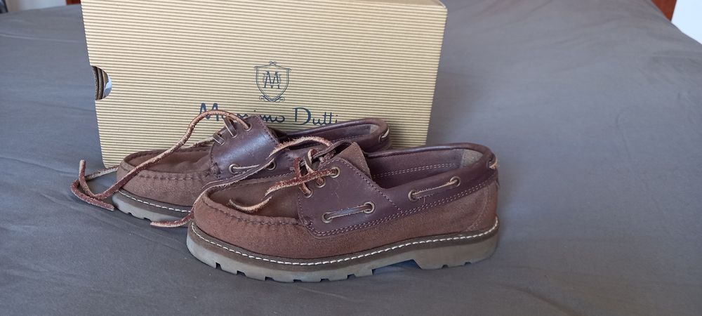 Sapatos vela em pele castanha