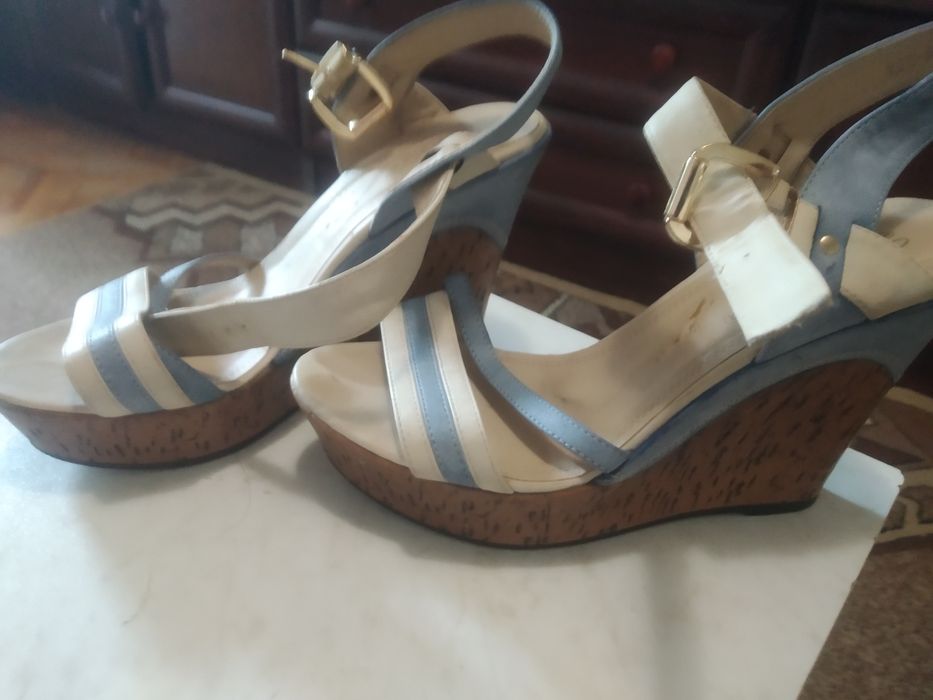 Босоножки женские