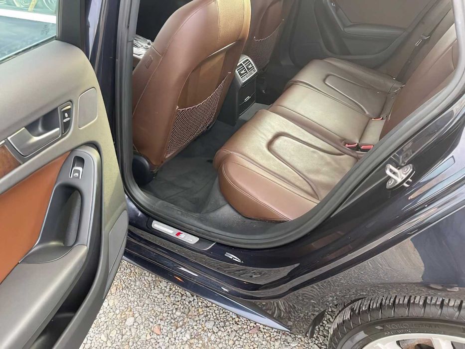 Audi A4      2015