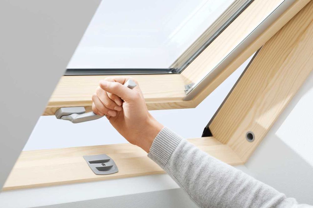Okno dachowe VELUX GLL 1061B 78x140 + EDW 1000 z BFX