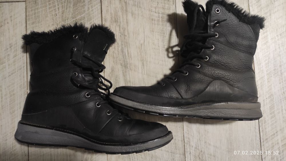 Чобітки жіночі Merrell ( оригінал ) натуральна шкіра.  Зараз у Львові.