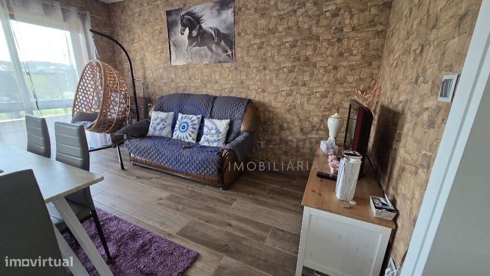 Apartamento T2 com garagem, jardim privativo e excelente localização