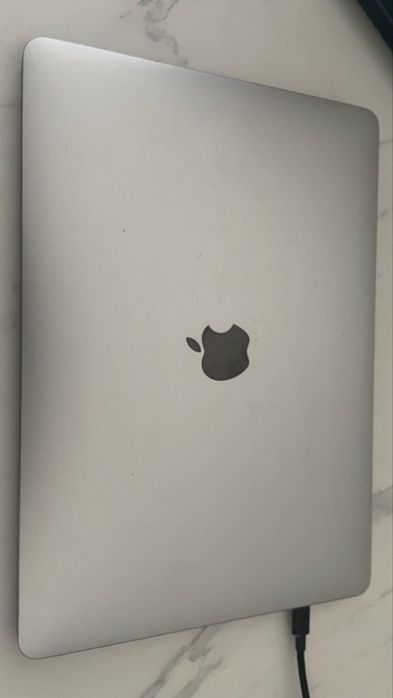 Macbook pro touchbar 2017 3.5 ghz 16 gb