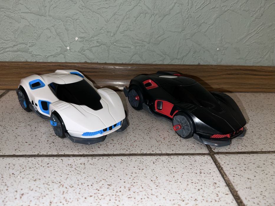 Роботизовані гоночні машинки WowWee (W0420)