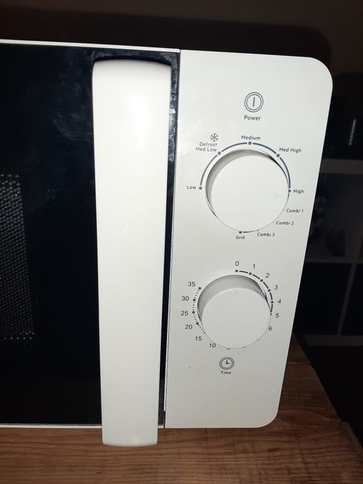 Micro ondas Becken 20L