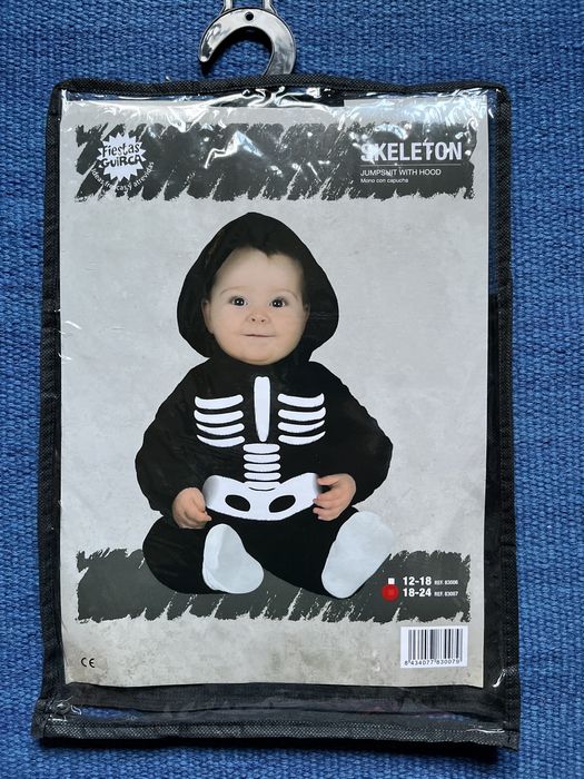 Disfarce de esqueleto para criança