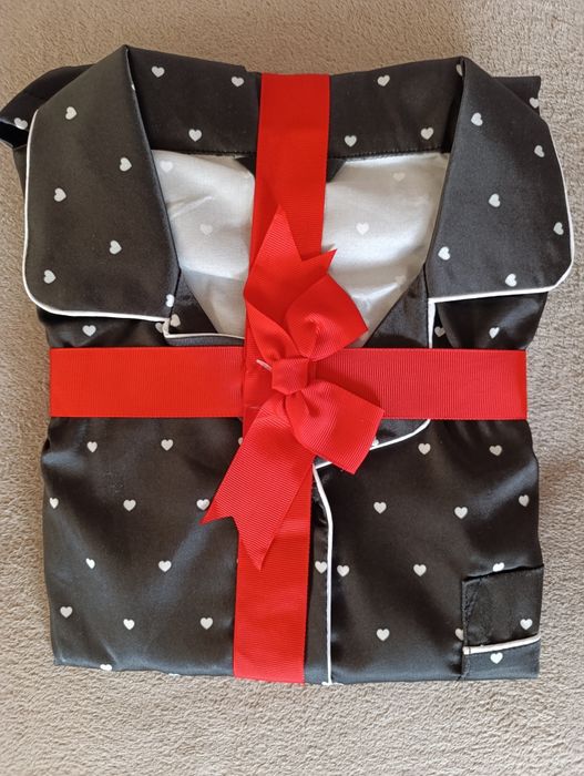 Piżama w serduszka rozmiar S czarna Eloy