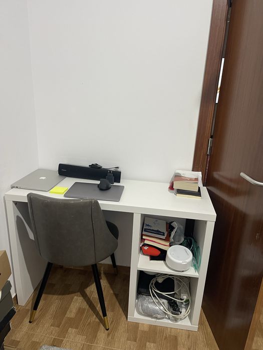 Secretaria com 2 meses de uso