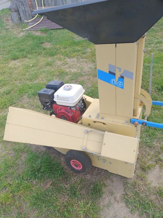 Rębak do gałęzi spalinowy