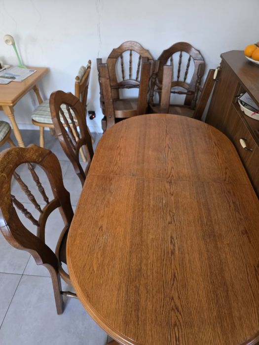 Zestaw stół z krzesłami