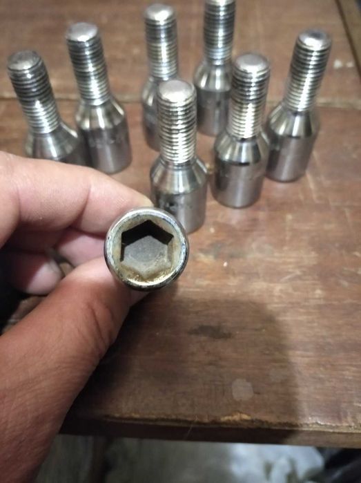 Колісні Болти до Daewoo Lanos