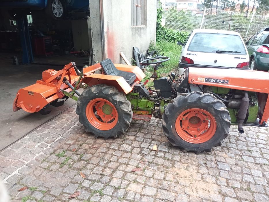 AGRIA 8900 D - Trator Articulado