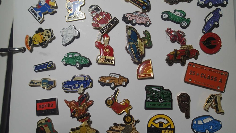 Pins antigos Automobilia