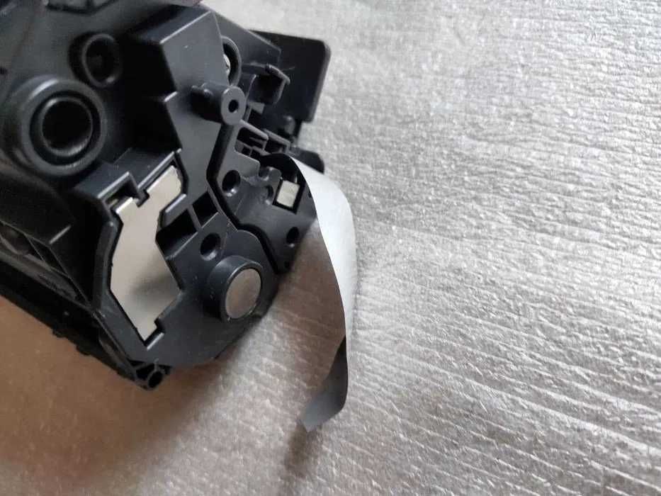 Продам новый картридж HP CB435A,  HP Q7553A