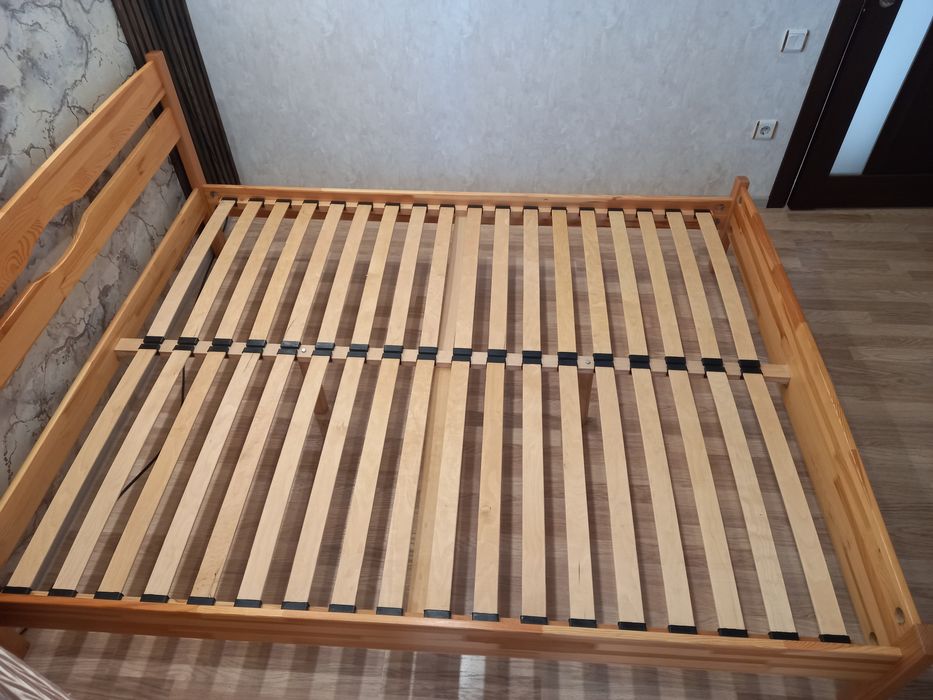 Продам двуспальне ліжко (кровать) 160 на 200 недорого