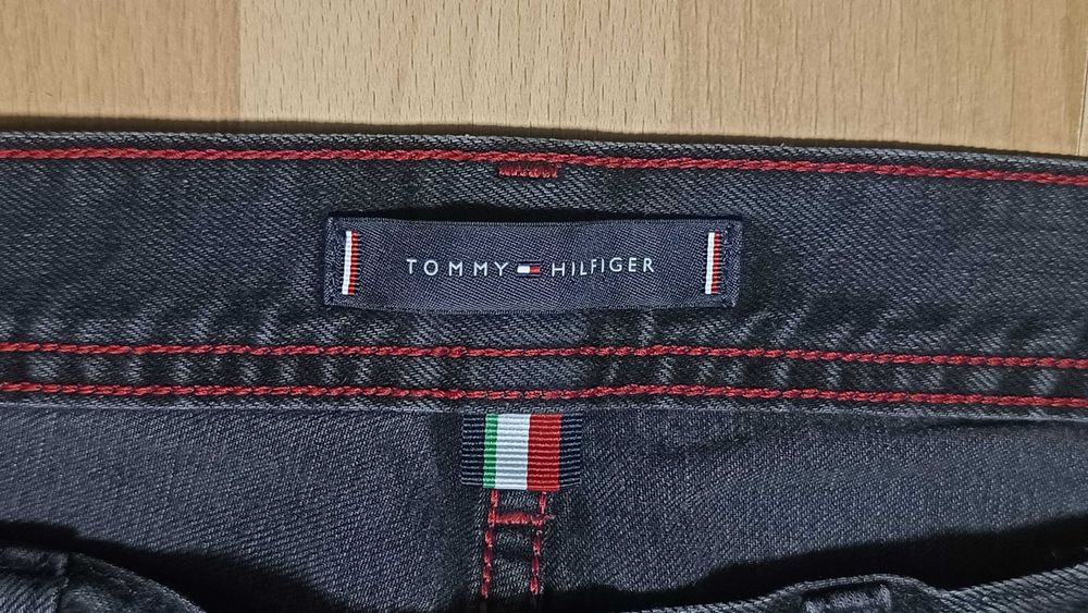 Męskie spodnie jeansowe TOMMY HILFIGER DENTON STRETCH r.L stan b.dobry