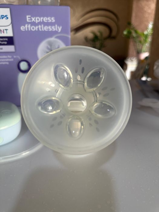 Молоковідсмоктувач Philips Avent SCF323/11