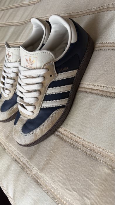 Adidas кросівки шкіряні оригінал 37 р