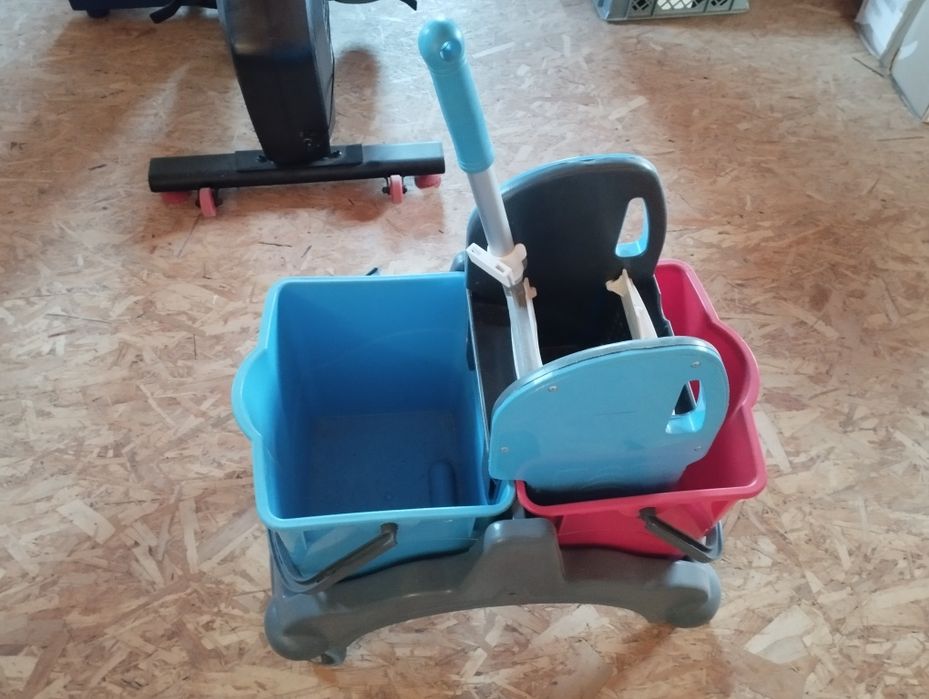 Carrinho de limpeza