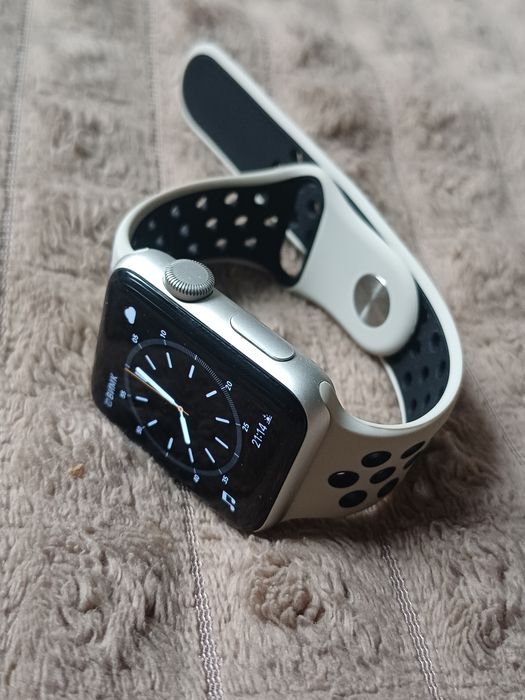 Apple Watch Series 3 42mm Silver GPS Оригінал 84% АКБ + 2 ремінці