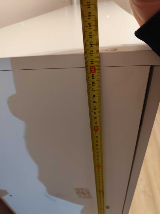 Sprzedam białą komodę