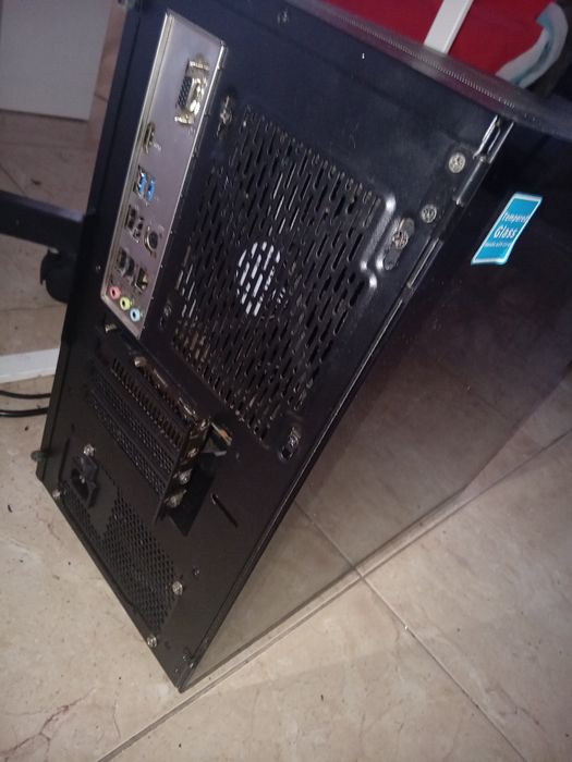Vendo torre gamer a funcionar perfeitamente! 

I5 10400f 
12gb ram 240