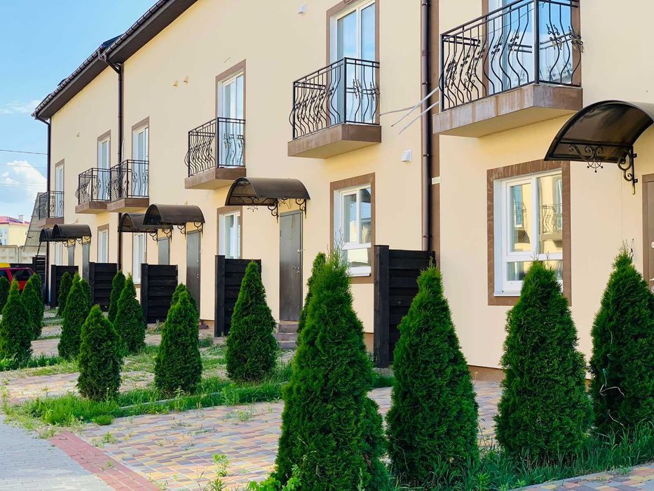 Таунхаус з ремонтом - 10 км від метро. Річка, Ліс