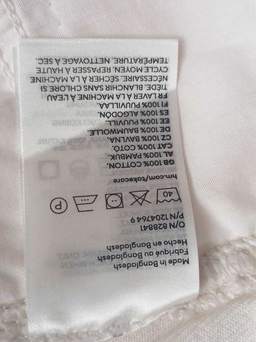 Spódnica dżinsowa zkieszeniami i z  rozporkiem