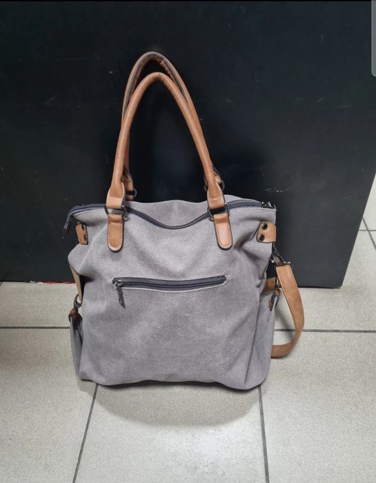 Szara torebka listonoszka