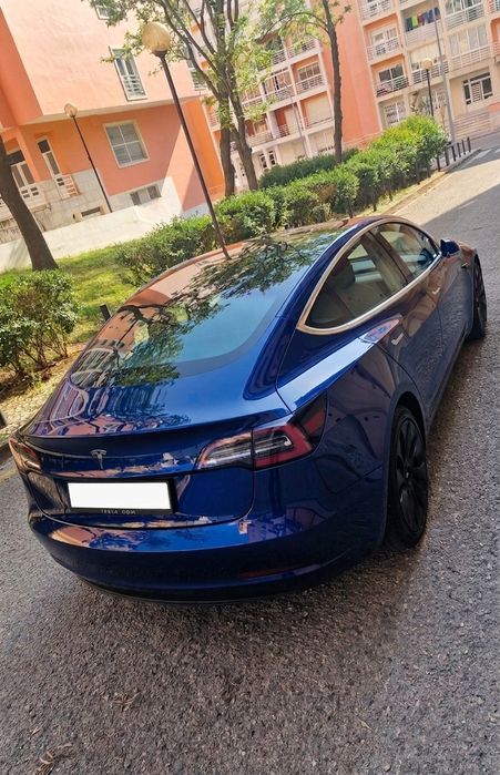 Tesla model 3 standard range plus 325cv 2020