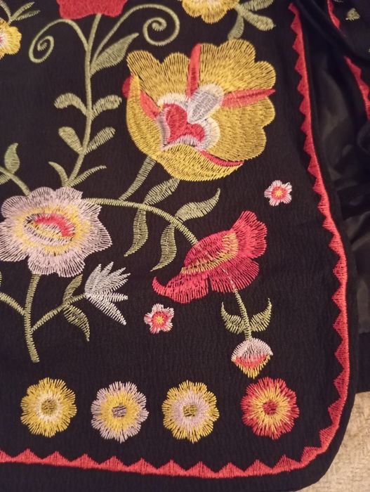 Желетка вишита з підкладкою
