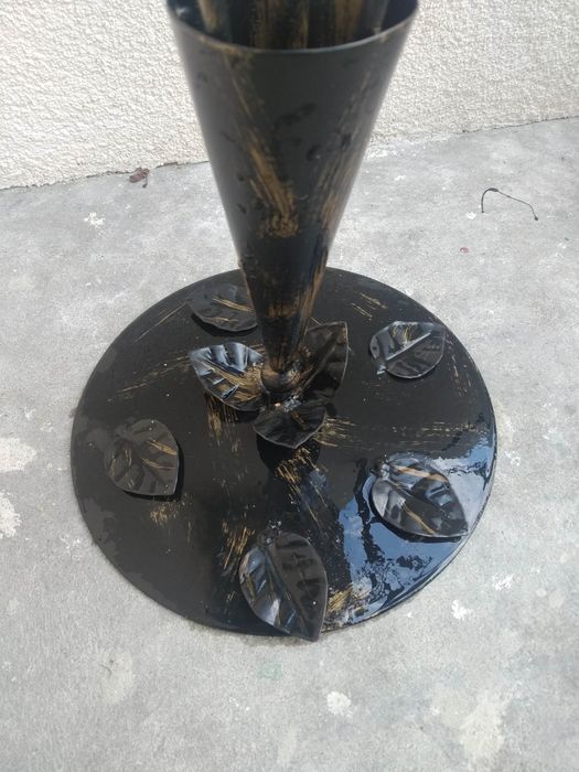 Stojak metalowy na parasole - solidny i stylowy