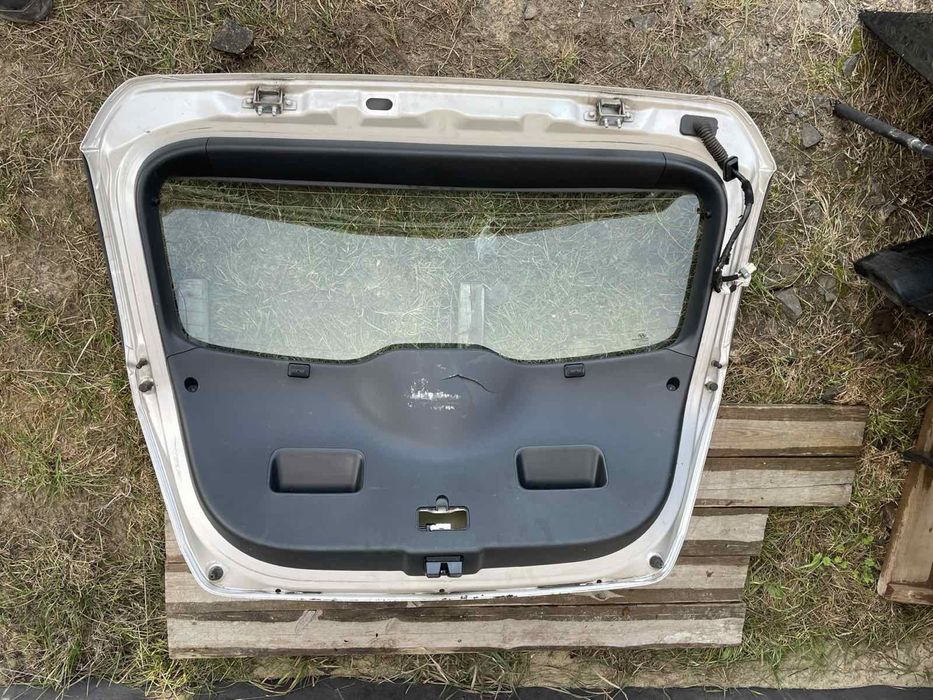 Ляда Кришка Багажника Кляпа Хундай Хюндай і30 Hyndai i30 2007-2012