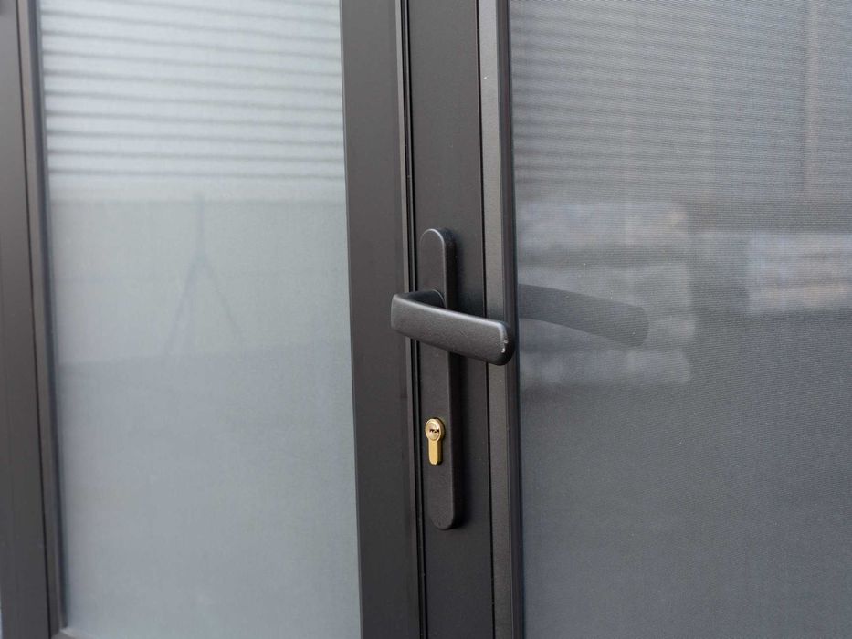 Domek ogrodowy kompozytowo-aluminiowy z pergolą